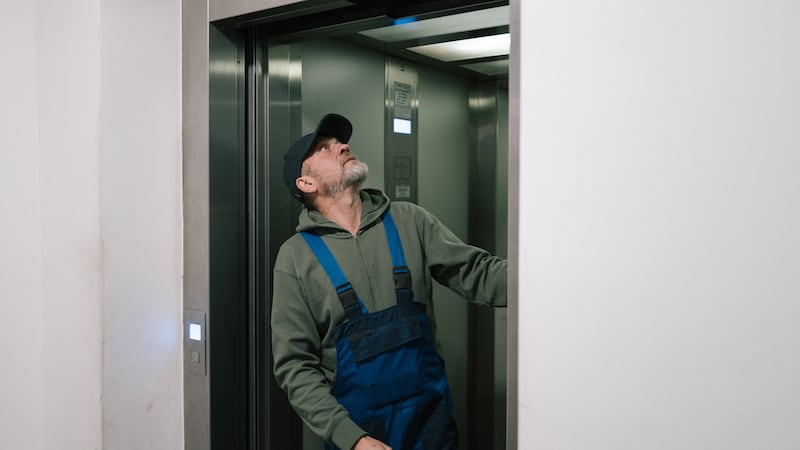 ‘The lift in our apartment building hasn’t been working for weeks. What can we do?’