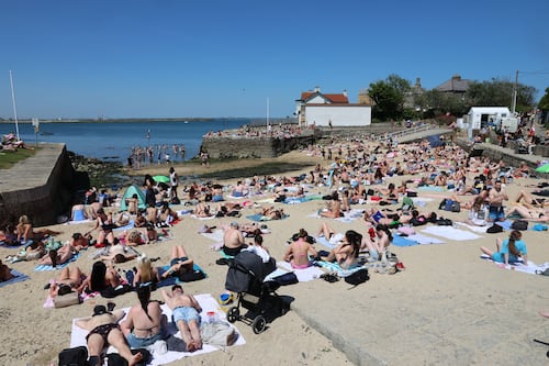‘Everyone’s happy, there’s no negativity’: Dubliners revel in hot Irish weather