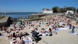 ‘Everyone’s happy, there’s no negativity’: Dubliners revel in hot Irish weather